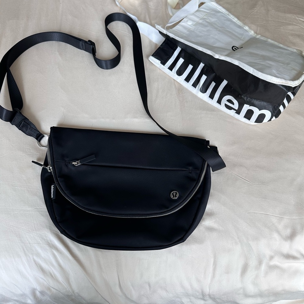 Lululemon Athletica Black “All night festival Bag” - Picture 3 of 15